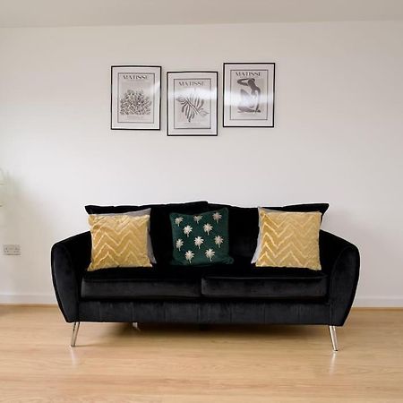 Willa Highley'S Nest - Fully Furnished Gem, Free Private Parking, Sky Tv & Netflix Coventry Zewnętrze zdjęcie