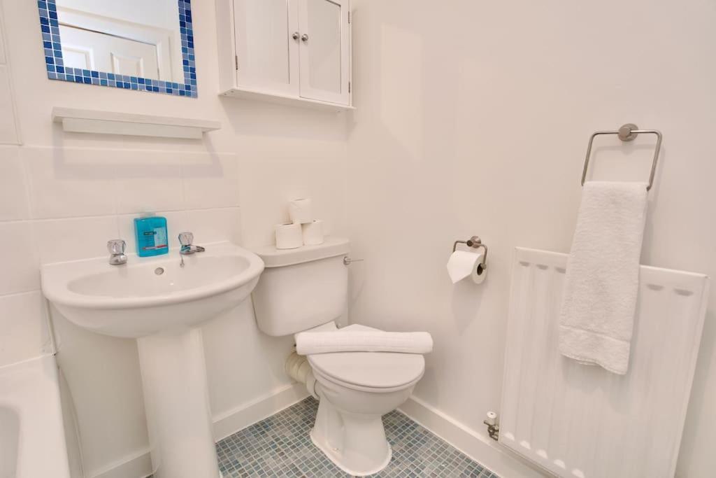 Willa Highley'S Nest - Fully Furnished Gem, Free Private Parking, Sky Tv & Netflix Coventry Zewnętrze zdjęcie