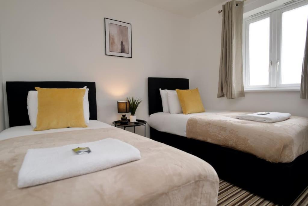 Willa Highley'S Nest - Fully Furnished Gem, Free Private Parking, Sky Tv & Netflix Coventry Zewnętrze zdjęcie