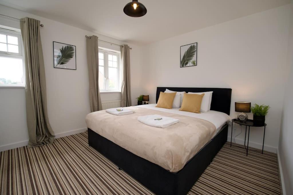 Willa Highley'S Nest - Fully Furnished Gem, Free Private Parking, Sky Tv & Netflix Coventry Zewnętrze zdjęcie