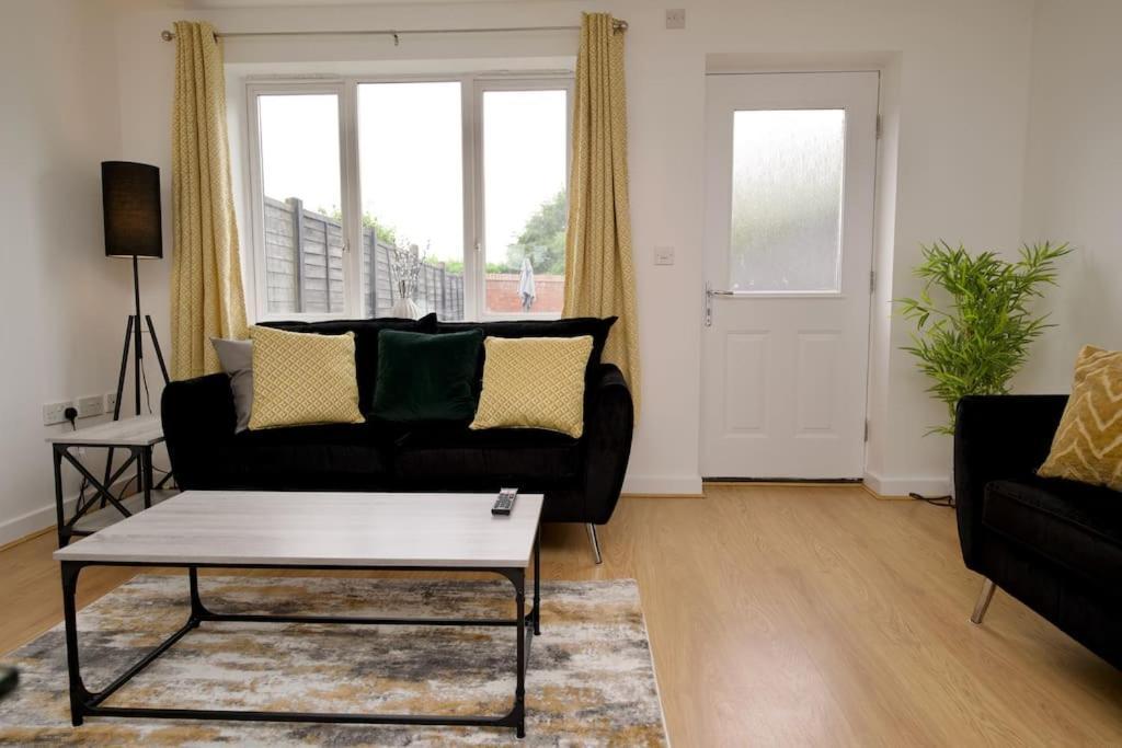 Willa Highley'S Nest - Fully Furnished Gem, Free Private Parking, Sky Tv & Netflix Coventry Zewnętrze zdjęcie