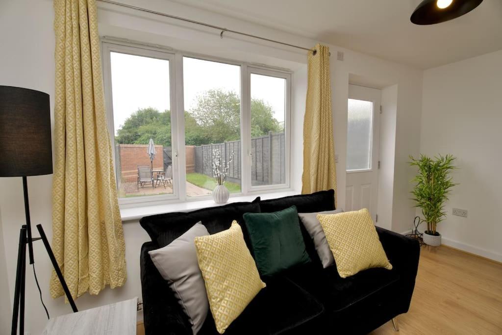 Willa Highley'S Nest - Fully Furnished Gem, Free Private Parking, Sky Tv & Netflix Coventry Zewnętrze zdjęcie