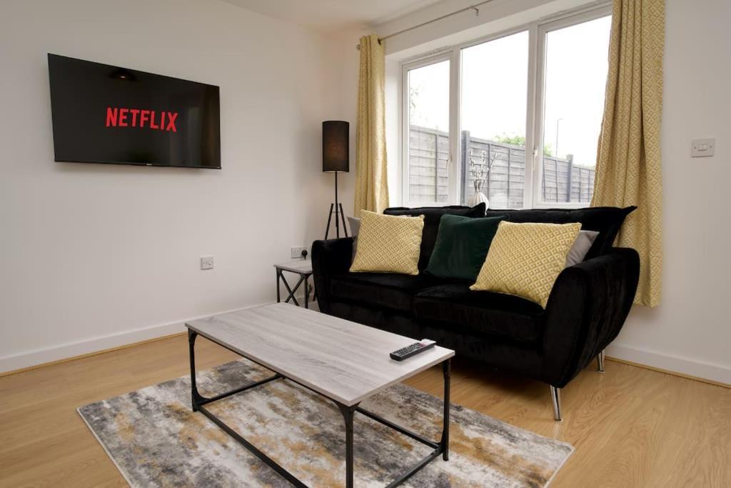Willa Highley'S Nest - Fully Furnished Gem, Free Private Parking, Sky Tv & Netflix Coventry Zewnętrze zdjęcie