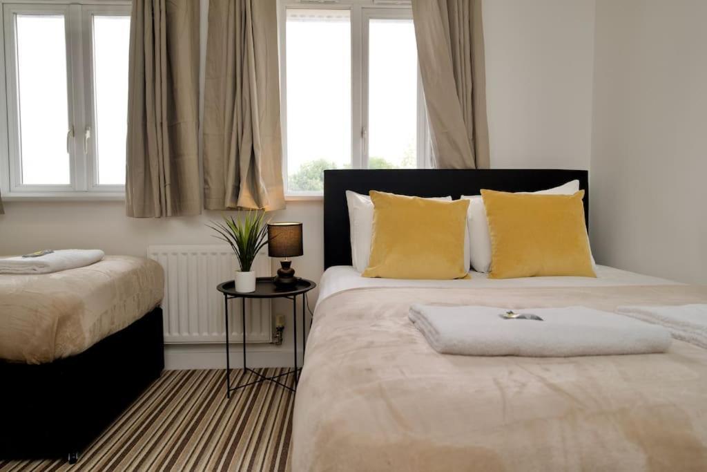 Willa Highley'S Nest - Fully Furnished Gem, Free Private Parking, Sky Tv & Netflix Coventry Zewnętrze zdjęcie