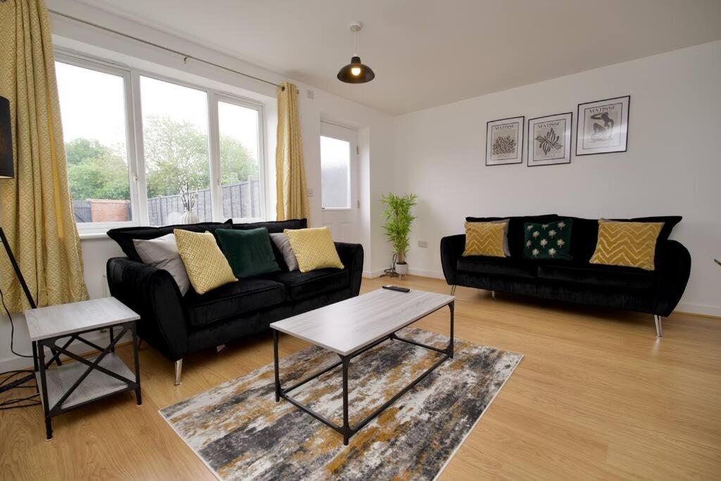 Willa Highley'S Nest - Fully Furnished Gem, Free Private Parking, Sky Tv & Netflix Coventry Zewnętrze zdjęcie